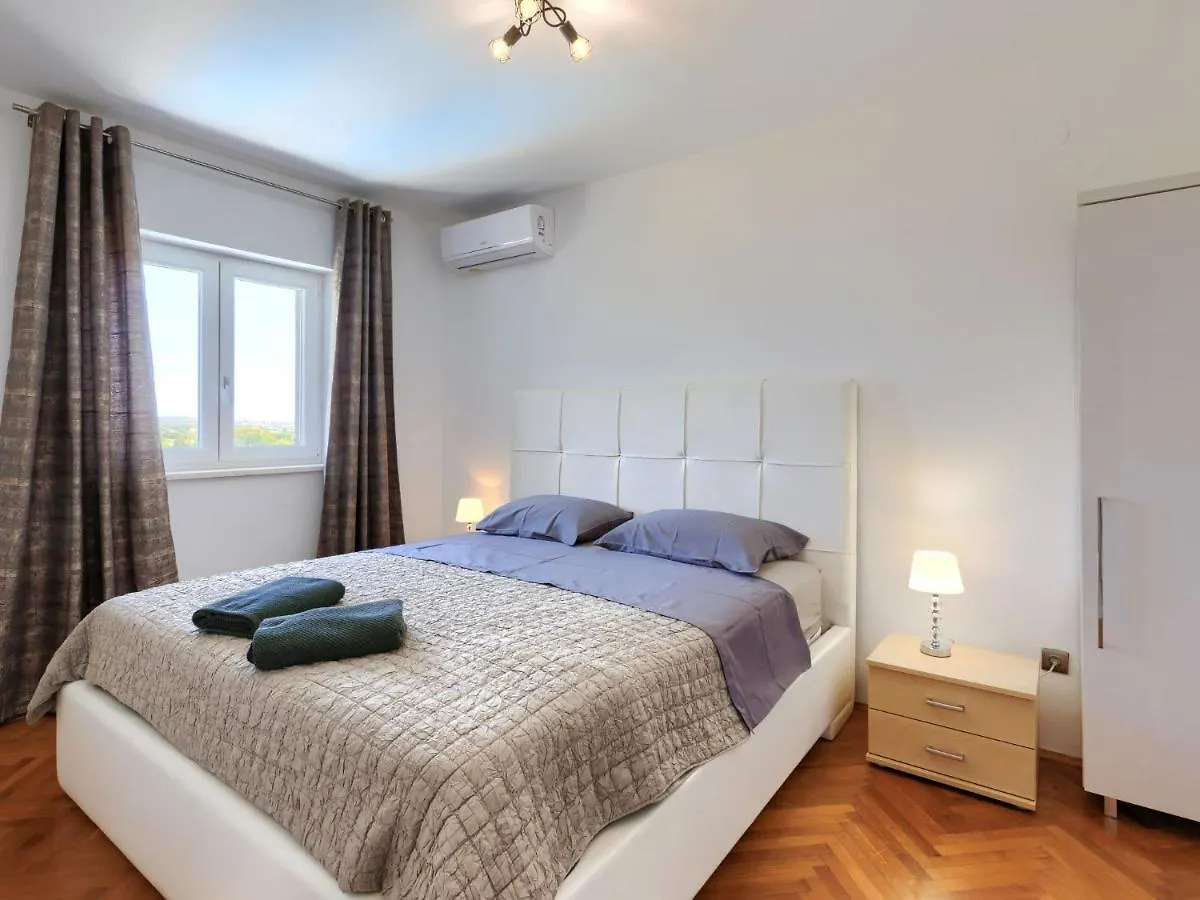 Holiday Home Enka By Interhome Pula